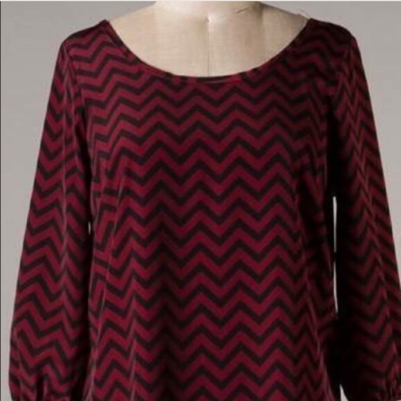 Holiday Bow Chevron Print Shift Dress ❄️ - Picture 3 of 3